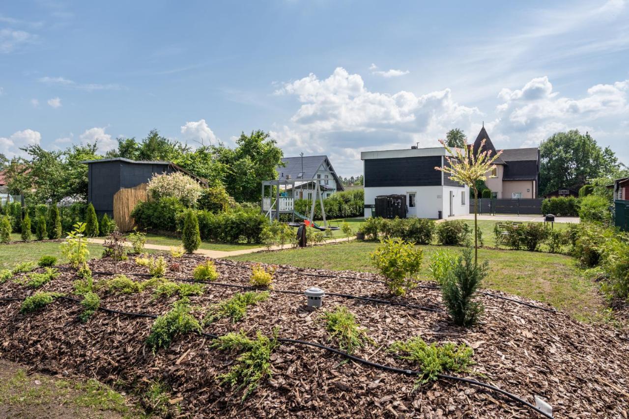 Villa Family Garden House With Free Private Parking & Playground Riga Exterior foto