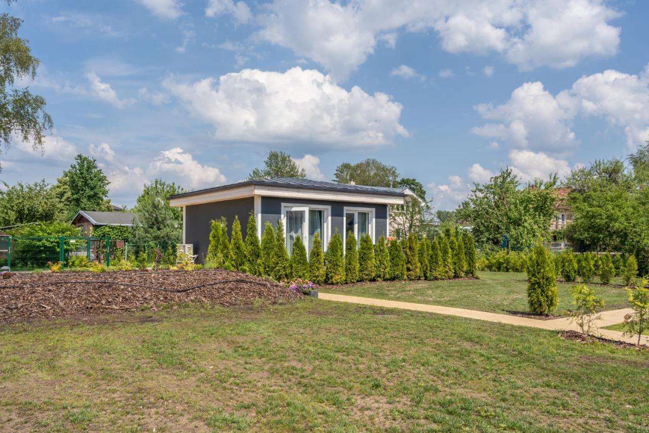 Villa Family Garden House With Free Private Parking & Playground Riga Exterior foto